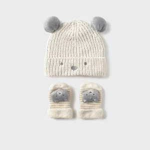 Set de gorro y calcetines 9933 Mayoral